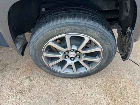 Used 2021 GMC Canyon Denali image 3