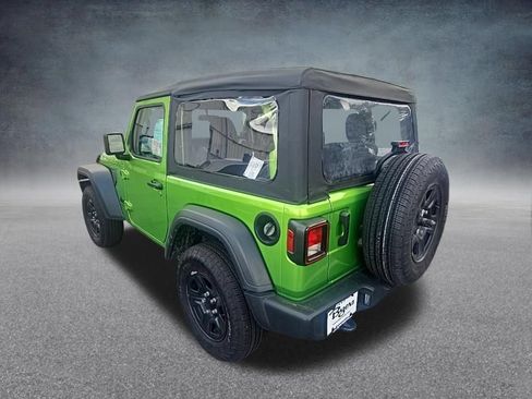 Used 2025 Jeep Wrangler Sport AWD/4WD image 7