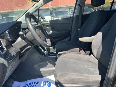 Used 2019 Chevrolet Trax LS w/ Tint and Cruise Package FWD image 8