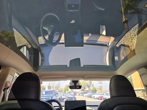 Used 2023 Tesla Model Y AWD image 18