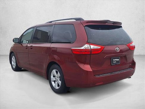 Used 2015 Toyota Sienna LE image 7