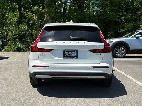 Used 2025 Volvo V60 B5 Cross Country Plus AWD/4WD image 10
