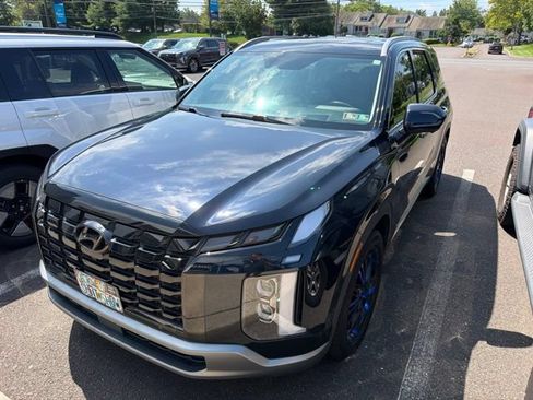 Used 2023 Hyundai Palisade Limited w/ Cargo Package AWD/4WD image 2
