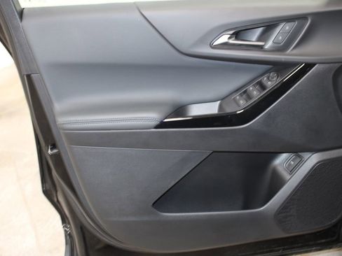 New 2025 Chevrolet Equinox LT w/ Convenience Package II image 16