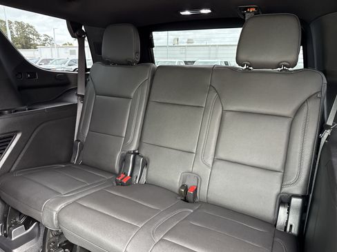 Used 2023 Chevrolet Tahoe Z71 w/ Luxury Package AWD/4WD image 16