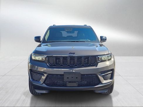 New 2025 Jeep Grand Cherokee Altitude AWD/4WD image 6