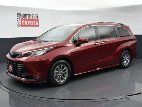 Used 2022 Toyota Sienna XLE FWD image 8