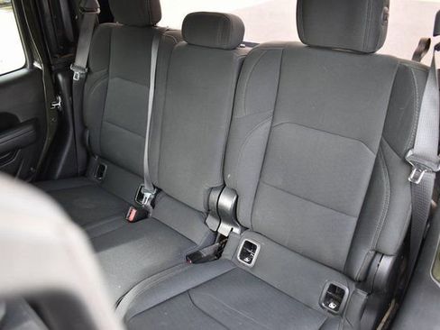 Used 2023 Jeep Gladiator Sport image 21