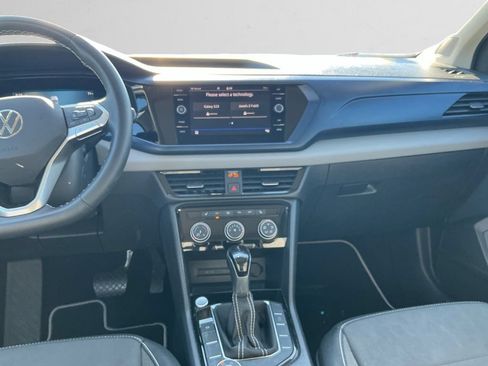 Used 2023 Volkswagen Taos SE w/ Panoramic Sunroof Package AWD/4WD image 11