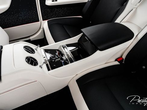 Used 2024 Rolls-Royce Spectre w/ Spectre Launch Package image 31