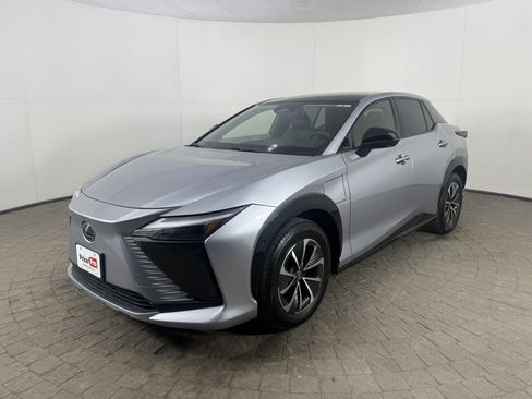 Used 2024 Lexus RZ 450e Premium w/ Technology Package image 3