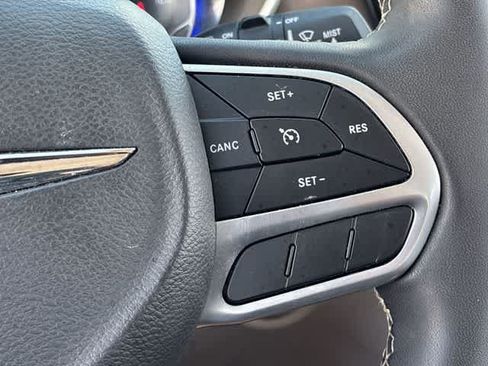 Used 2023 Chrysler Voyager LX FWD image 25