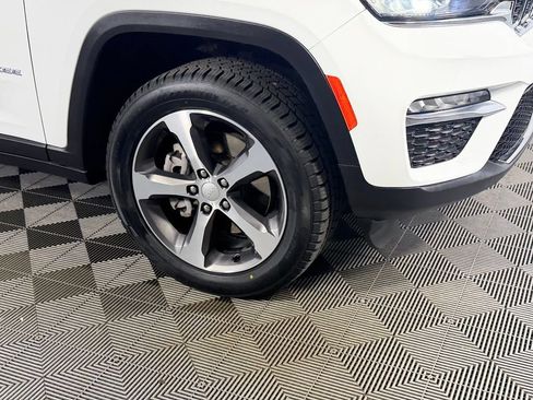 Used 2023 Jeep Grand Cherokee 4WD 4xe w/ Luxury Tech Group II image 13