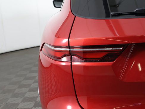 Used 2024 Jaguar F-PACE R-Dynamic S image 18