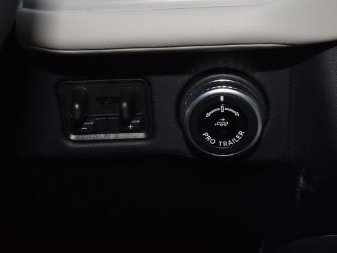 New 2026 Lincoln Navigator L Reserve AWD/4WD image 32