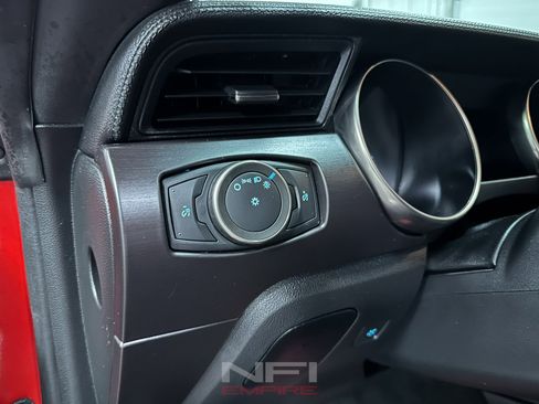 Used 2016 Ford Mustang Shelby GT350 w/ Track Package image 31