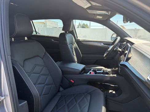 Used 2025 Volkswagen Atlas Cross Sport SE FWD image 49