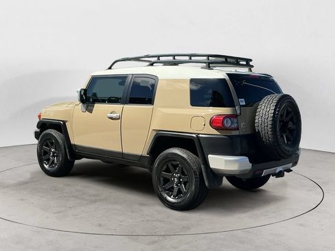 Used 2014 Toyota FJ Cruiser 4WD w/ Convenience Package image 7