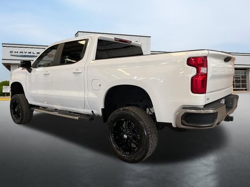 Used 2022 Chevrolet Silverado 1500 LT AWD/4WD image 3