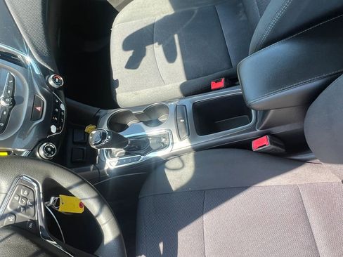 Used 2018 Chevrolet Cruze LT FWD image 15