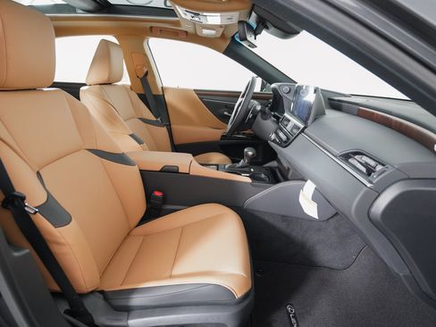 New 2025 Lexus ES 350 w/ Premium Package image 17