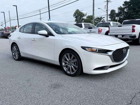 Used 2022 MAZDA MAZDA3 s FWD image 2