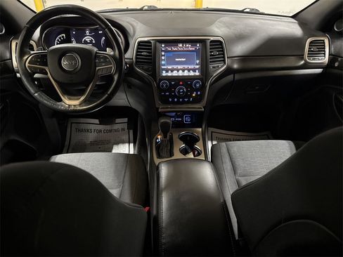 Used 2017 Jeep Grand Cherokee Laredo w/ Quick Order Package 23E image 10