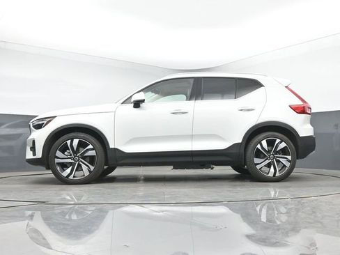Used 2023 Volvo XC40 B5 Ultimate w/ Protection Package Premier AWD/4WD image 14