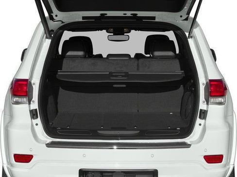 Certified 2017 Jeep Grand Cherokee Overland w/ Jeep Active Safety Group AWD/4WD image 12