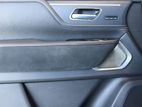 Certified 2025 INFINITI QX80 Sensory image 13