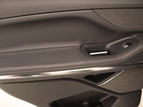 New 2025 Lincoln Navigator Reserve w/ Jet Appearance Package AWD/4WD image 18