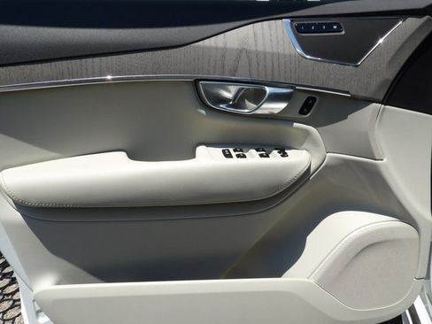 Certified 2025 Volvo XC90 T8 Plus AWD/4WD image 13