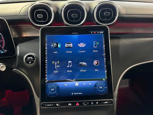 Used 2024 Mercedes-Benz GLC 300 4MATIC image 24