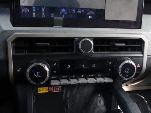 Used 2024 Toyota Tacoma 4x4 Double Cab Hybrid image 32