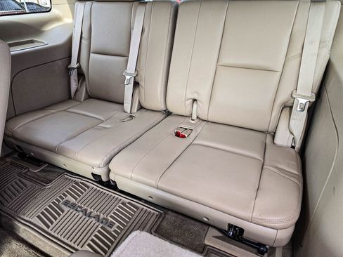 Used 2014 Cadillac Escalade Luxury AWD/4WD image 34