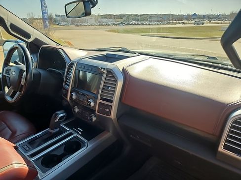 Used 2018 Ford F150 Platinum w/ Equipment Group 701A Luxury image 23