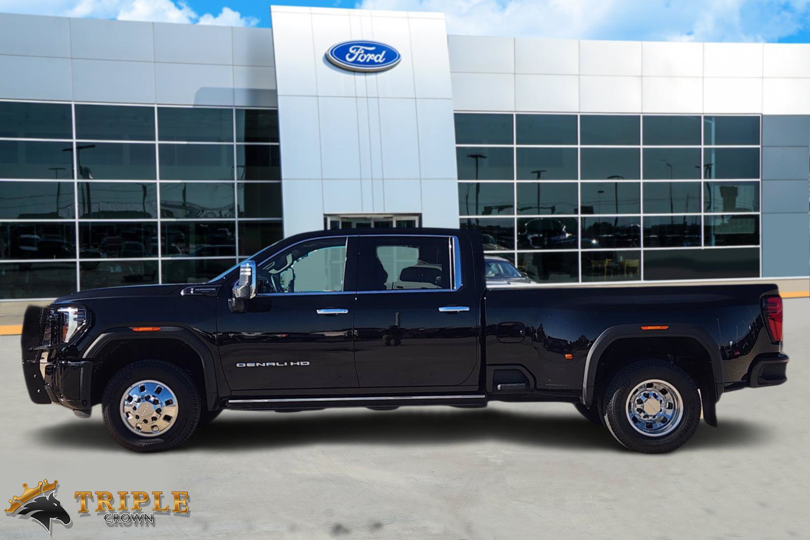 Used 2026 GMC Sierra 3500 Denali Ultimate AWD/4WD image 3