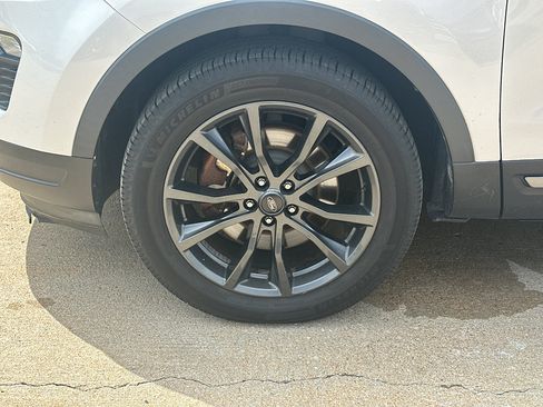 Used 2018 Ford Explorer XLT w/ XLT Appearance Package AWD/4WD image 6