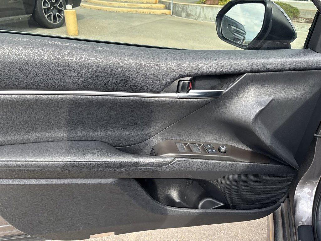 Used 2021 Toyota Camry XSE w/ Carpet Mat Package (TMS) FWD image 26