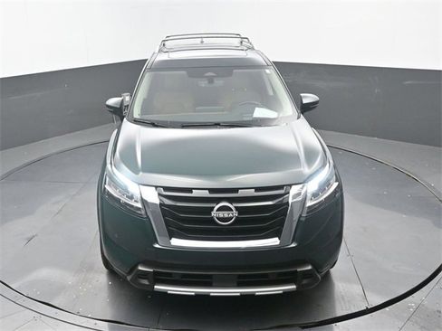 Used 2024 Nissan Pathfinder Platinum image 31
