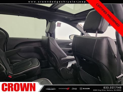 Used 2026 Chrysler Pacifica Limited w/ S Appearance Package FWD image 11