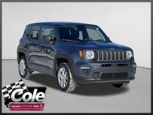 Used 2023 Jeep Renegade Latitude image 1