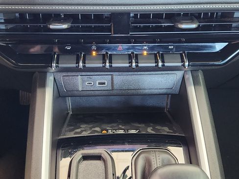 Used 2023 Chevrolet Colorado LT w/ LT Convenience Package III image 19