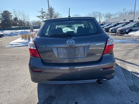 Used 2010 Toyota Matrix S image 7