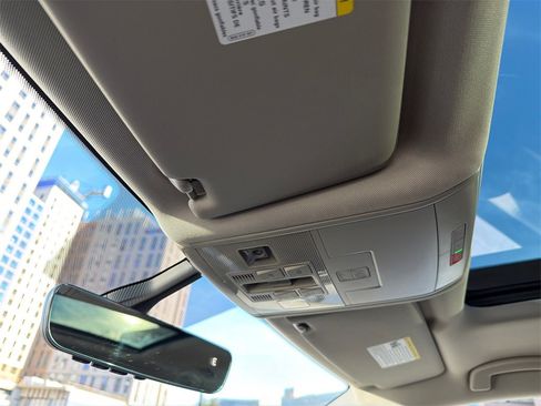 Used 2022 Volkswagen Atlas SE w/ Panoramic Sunroof Package image 33