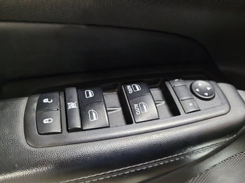 Used 2019 Jeep Grand Cherokee Limited image 46