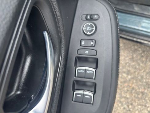 Used 2024 Honda HR-V EX-L image 11