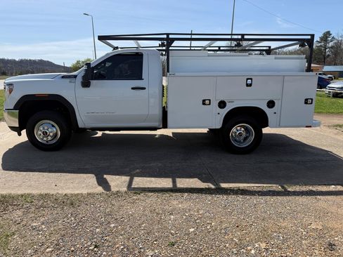 Used 2022 GMC Sierra 3500 Pro w/ Convenience Package AWD/4WD image 4