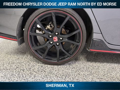 Used 2017 Honda Civic Sport image 12