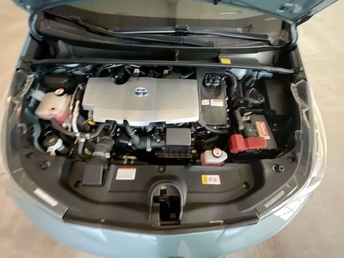Used 2016 Toyota Prius Four w/ Advanced Technology Package FWD image 26